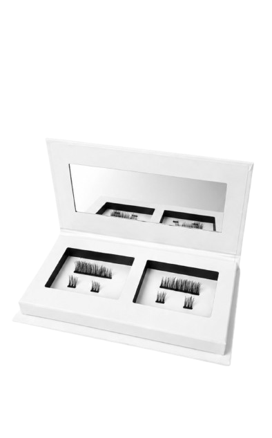 EzyLashes magnetic lash box open showing lashes